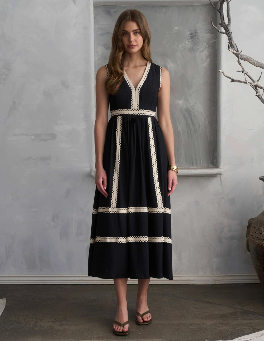 Moon River V-Neck Lace Insert Sleeveless Midi Dress